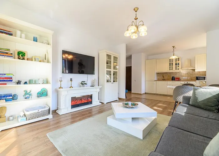 Pine Ridge Terrace - Tampa Gardens Apartment Brasov