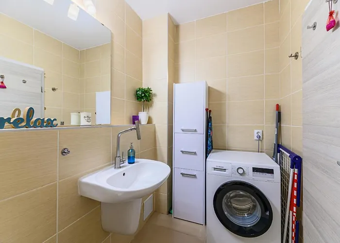 Pine Ridge Terrace - Tampa Gardens Apartment Brasov