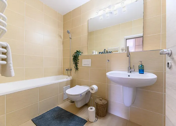 Pine Ridge Terrace - Tampa Gardens Apartment